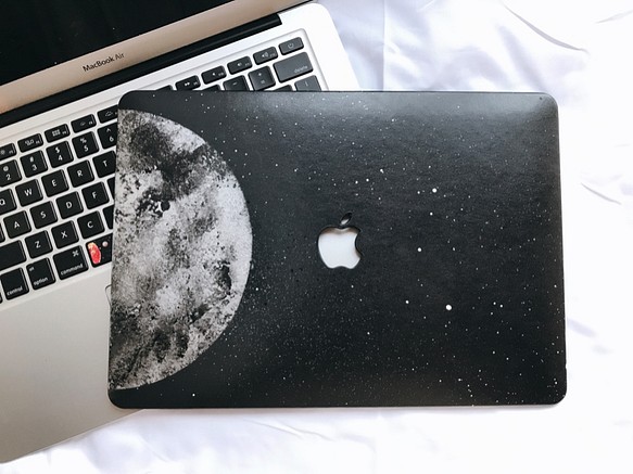 手繪銀月球電腦殻 Moon MacBook Case 第1張的照片
