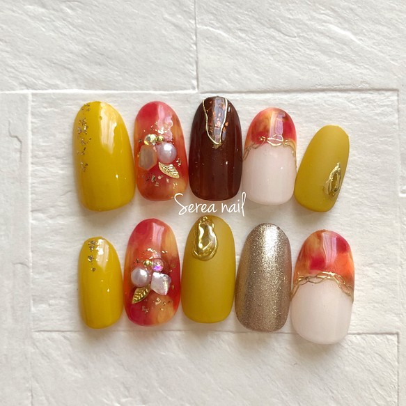 紅葉ネイルチップ ネイルチップ ネイルシール Serea Nail 通販 Creema クリーマ ハンドメイド 手作り クラフト作品の販売サイト