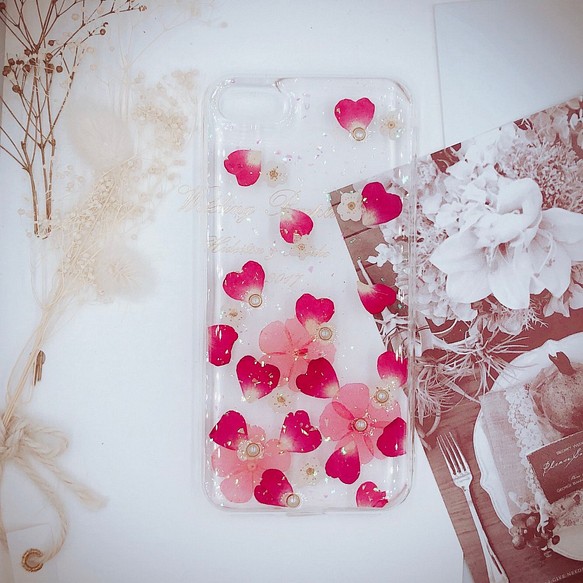 押し花 スマホケース 薔薇 バラ ローズ 蕾み 花びら ラメ パール iPhone ケース 1枚目の画像