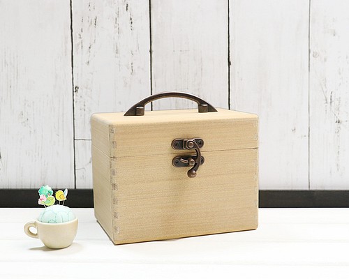 [木製] 小さめサイズの取手付き裁縫箱 ホワイト フリーボックス 