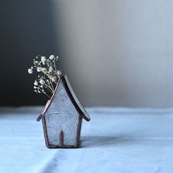 【受注制作】小さな小さなお家の花器 アンティーク銅色 1枚目の画像