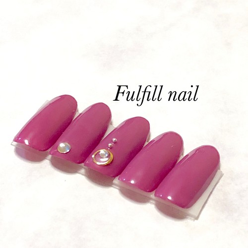 ワンカラー くすみピンク シンプル 大人可愛い ストーン ネイルチップ 付け爪 オシャレ ネイルチップ ネイルシール Fulfill Nail 通販 Creema クリーマ ハンドメイド 手作り クラフト作品の販売サイト