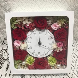 上品な赤バラの置き時計 無料ラッピング付き 1枚目の画像