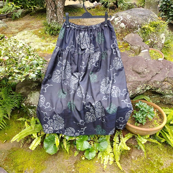 着物リメイク　大島紬のティアードスカート(裏地付き) 1枚目の画像