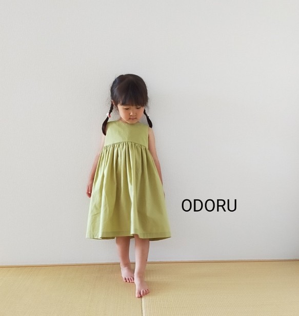 キッズ ベビー たっぷりギャザーのノースリーブワンピース 抹茶オレ 子供服 Odoru 通販 Creema クリーマ ハンドメイド 手作り クラフト作品の販売サイト