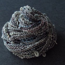 （８９）手紡ぎ糸  3-ply Bullion LoopとBoucle 1枚目の画像