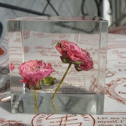 【値下げ】アイスキューブフラワー　ピンクのミニバラ　№1 1枚目の画像