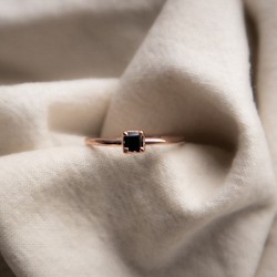 [433 Studio] 925 silver 四爪小方形黑尖晶戒指 第1張的照片