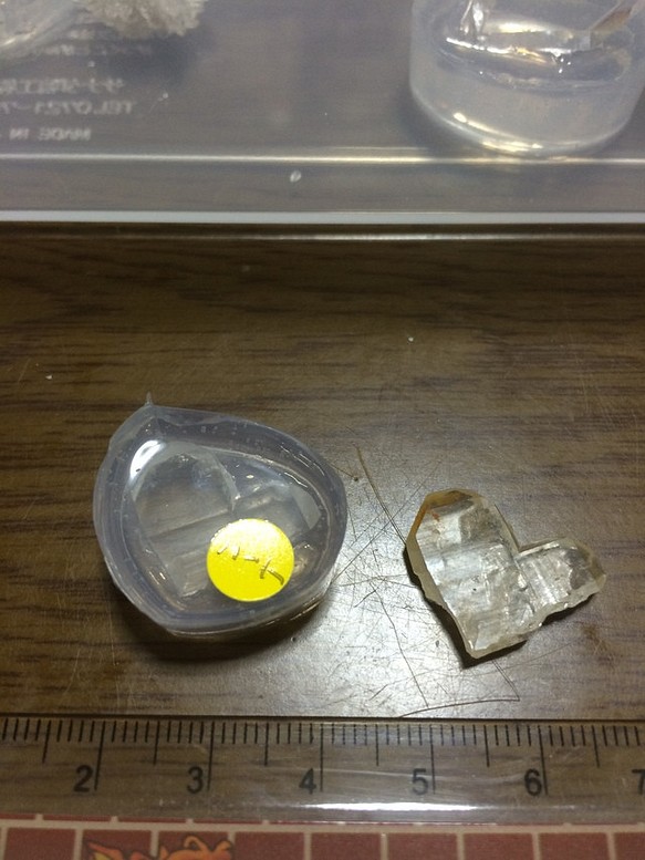 ハートみたいな日本式双晶（鉱石モールド）鉱石レジン用シリコンモールド型 1枚目の画像