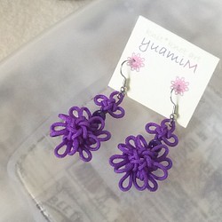 吉祥結　お花のピアス 紫 Good Luck knot flower earring violet 1枚目の画像