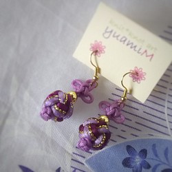 ボタンノットのピアス 紫 Button knot earring purple 1枚目の画像
