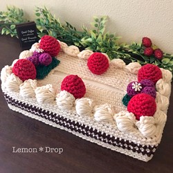 ティッシュボックスカバー 生クリームケーキ 手編み 編み物 1枚目の画像
