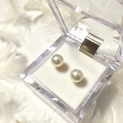K18高品質アコヤ真珠8㎜スタッドピアス 1枚目の画像