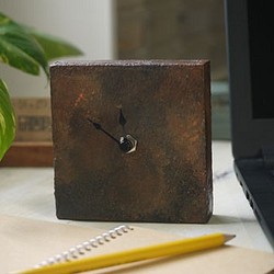 仿鐵鏽方形座鐘 辦公用品 木製 手作文創 生活雜貨 第1張的照片