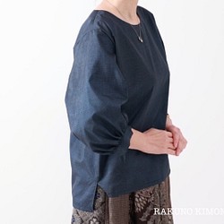 大島紬のプルオーバー　ブラウス　バルーンスリーブ　紺亀甲　着物リメイク　 1枚目の画像