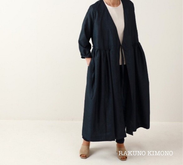 正絹紬のカシュクールワンピース　コート　紺亀甲　着物リメイク　 1枚目の画像