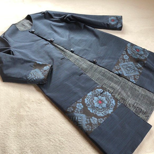 アンティーク大島紬のパッチワークコート　リバーシブル　青　着物リメイク 1枚目の画像
