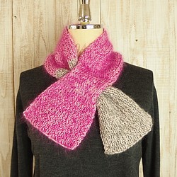 ば～ばの手編みのマフラー/ピンクとグレー 1枚目の画像