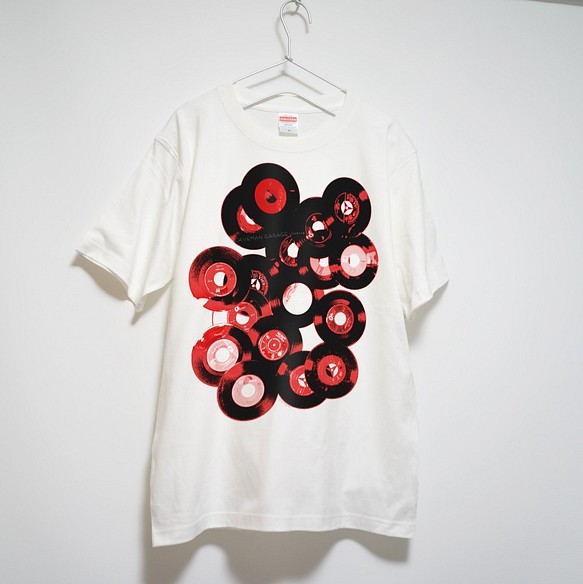 レコードがいっぱいのプレミアムなTシャツ 9周年記念イベントが ホワイト 感謝価格 やや厚め生地のハイグレード半袖クルーネック