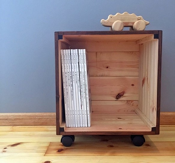 木箱de収納キャスター付き02 りんご箱 サイドテーブル 本棚・絵本棚