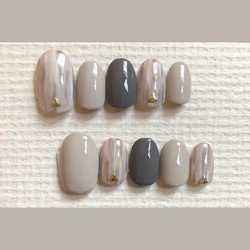 ネイルチップ グレージュ 秋 グレー オフィス ネイルチップ ネイルシール Kan Nail 通販 Creema クリーマ ハンドメイド 手作り クラフト作品の販売サイト