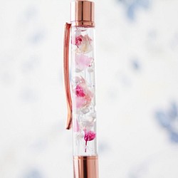 ハーバリウムペン　ピンクの花の色合いピンクゴールド01 替え芯つき 1枚目の画像