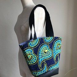 アフリカの布(カンガ、キテンゲ)のバッグ 1枚目の画像