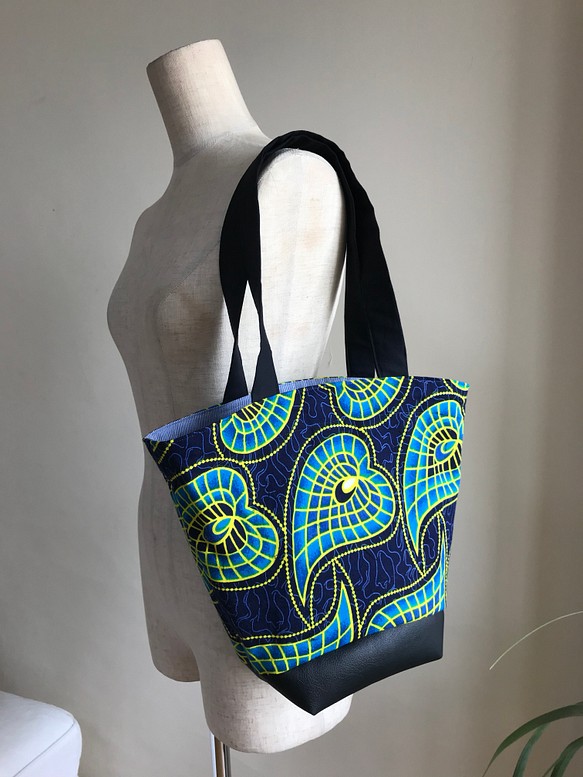 アフリカの布(カンガ、キテンゲ)のバッグ 1枚目の画像
