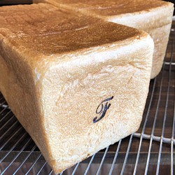 【雑誌掲載品】バターの旨味がたっぷり♬豊潤食パン 1枚目の画像