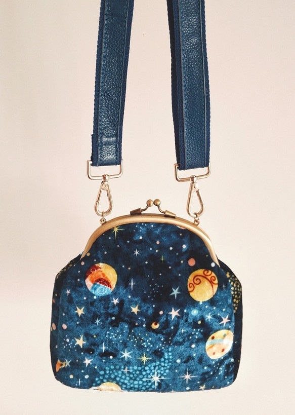 【Starry sky】原创手作星空钻石绒超有质感子母口金包孤品 第1張的照片