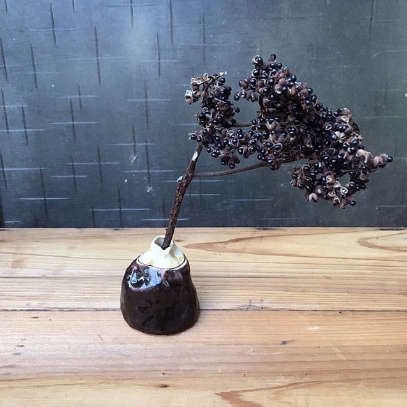 「學校」竹土石山 竹土系列 半色 花器 花瓶 居家 烏黑亮麗 青春 乾燥花 鮮花 第1張的照片
