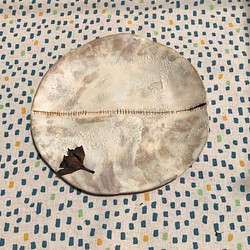 「月球上的縫紉術」竹土石山 chuhsienearth 13 石山系列 蛋糕盤 淺盤 麵包 水果 蠟燭盤 蛋餅 凹凸 第1張的照片