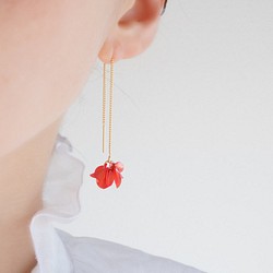 紅色｜花朵搖曳的花朵荷葉邊｜耳環/耳環（18kgp） 第1張的照片