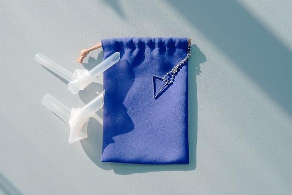 【仁舟】Silicone Straw w/ Triangle Seal Piercer│Single Set/Blue 1枚目の画像