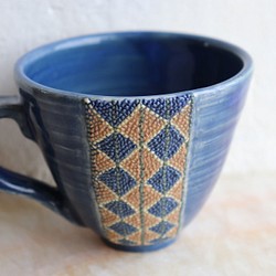陶,色植縄紋,マグカップ,青,鱗紋,一点物 1枚目の画像