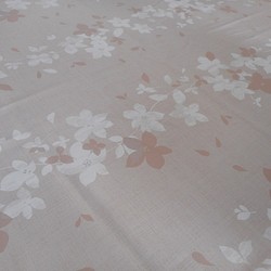 ピンクに花のテーブルクロス（144×137.5） 1枚目の画像