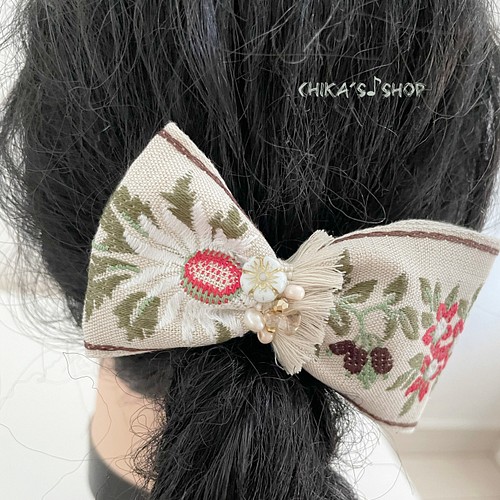 送料込 大人可愛いリボンバレッタ ヘアアクセサリー Chika 通販 Creema クリーマ ハンドメイド 手作り クラフト作品の販売サイト