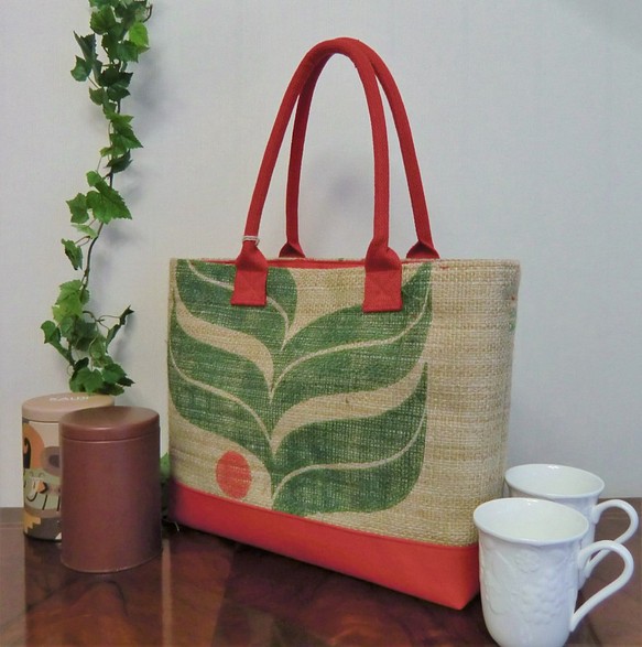 コーヒー 麻袋バッグ　Ｍ　トートバッグ 朱赤帆布　ブラジル　豆袋をリメイクした麻バッグ 1枚目の画像