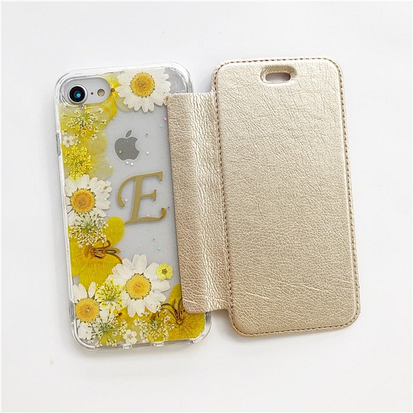 イニシャル 手帳型スマホケース Iphoneケース 押し花ケース Iphone13 12 Se2 11pro 8 Xs Iphoneケース カバー Adrianna 通販 Creema クリーマ ハンドメイド 手作り クラフト作品の販売サイト