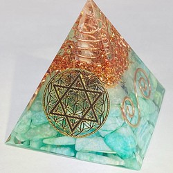 ≪受注制作≫【前向き・決断力UP】フラワーオブライフ六芒星 ピラミッド型 オルゴナイト 1枚目の画像