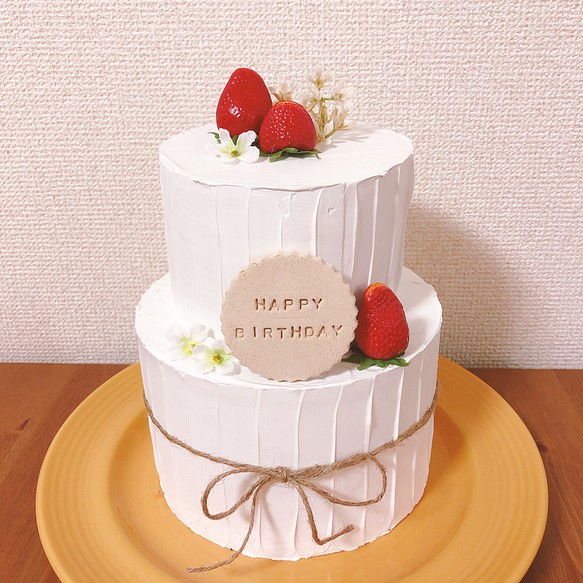 いちごとお花のクレイケーキ 飾り付き ホイップケーキ 1枚目の画像