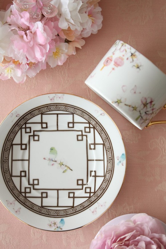 中華風のデザインがエキゾチックな桜柄ティ―カップ 1枚目の画像