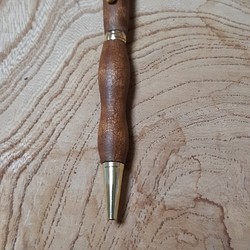木製ボールペン　サペリ杢  回転式 ファンライン  松脂蜜蝋&椿油仕上げ 1枚目の画像