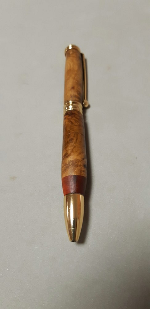 木製ボールペン　楢瘤/レッドハート　ノック式　パワー　松脂蜜蝋仕上げ 1枚目の画像