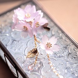 桜のヘアクリップ&ブローチ(ソメイヨシノ) 1枚目の画像
