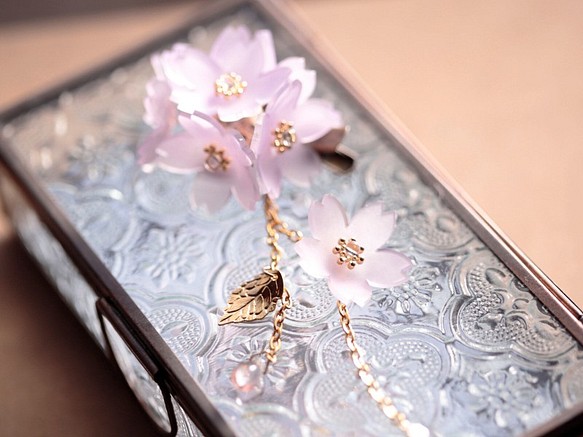 桜のヘアクリップ&ブローチ(ソメイヨシノ) 1枚目の画像