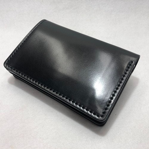 コードバン２つ折り財布　ブラック （ミドルサイズ） 1枚目の画像