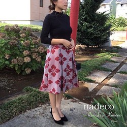 着物ボックスプリーツスカート（銘仙、赤、花） 1枚目の画像