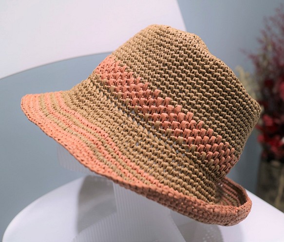 女性のための帽子手作りかぎ針編みの麦わら帽子日よけ帽ラフィア麦わら帽子女性の帽子漁師の帽子古典的な形の誕生日プレゼントバレンタイ 1枚目の画像