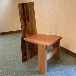 広葉樹の一枚板を使った森の木椅子（koisu) No.003 無垢椅子　子供椅子　飾り椅子　 1枚目の画像